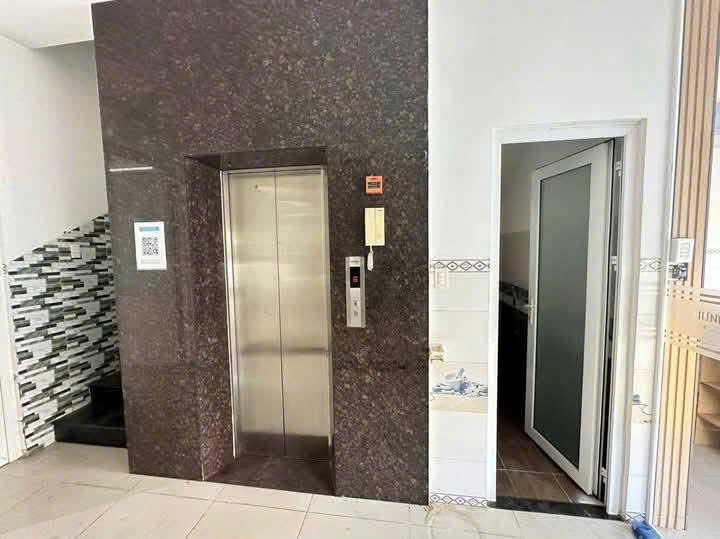 Cho Thuê Tòa Nhà 6 Tầng Lê Hồng Phong, Thủ Dầu Một, Bình Dương – Diện Tích 650m², Giá Thuê 40