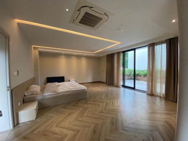 biệt thự sân vườn Ngọc Thuỵ, 320m x 4 tầng, mặt tiền 13.5m, phong cách Châu Âu, nội thất nhập khẩu,