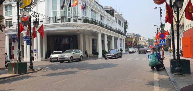 Mặt Phố Tràng Tiền mt5m2, giá siêu tốt, dt 100m2, chủ nhà thiện chí