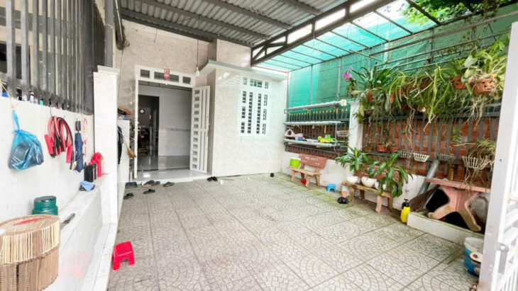 nhà 5,5 triệu 2 phòng ngủ có sân đậu ô tô