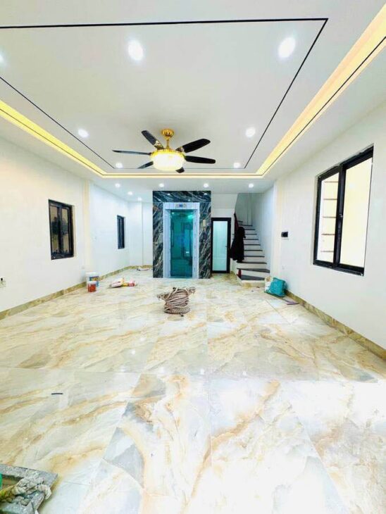 SIÊU HOT NGUYỄN VĂN CỪ – CÓ THANG MÁY – LÔ GÓC – 3 THOÁNG, THÔNG RA NGỌC LÂM , NGÔ GIA TỰ.