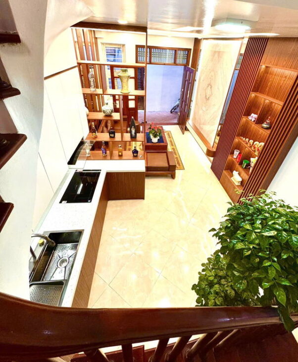 Bán nhà đẹp Hoàng Hoa Thám, Ba Đình, diện tích 31m2, mặt tiền 3.5m, giá chỉ 8.6 tỷ