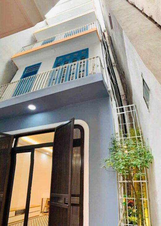 CHÍNH CHỦ CẦN TIỀN BÁN GẤP NHÀ PHỐ HỒ TÙNG MẬU CẦU GIẤY 40m2 x 5 TẦNG NHỈNH 8 TỶ Ô TÔ KD