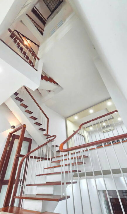 SIÊU PHẨM CẦU GIẤY- PHÂN LÔ VỈA HÈ OTO TRÁNH – BAY NHANH – 28 TỶ