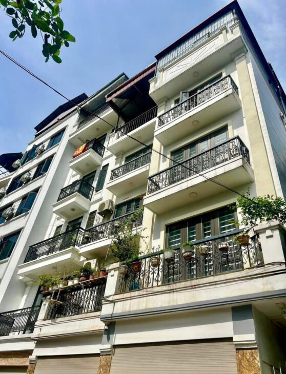 BÁN NHÀ MỚI XÂY QUAN HOA, CẦU GIẤY, 65M, 4 TẤNG, 5M, 13 TỶ 500, 40M RA MẶT PHỐ.