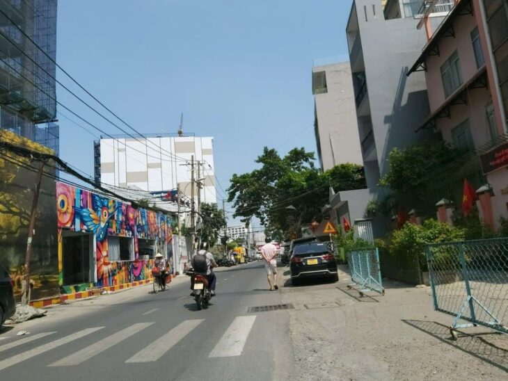 Bán nhà Gò Vấp, hẻm xe hơi Lê Quang Định, giáp Phạm Văn Đồng, 4 x 13, 3Pn, hơn 5 đồng