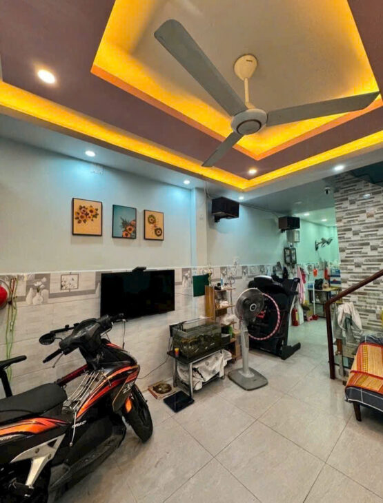 QUẬN 8, BÁN NHÀ MẶT TIỀN KINH DOANH VỪA Ở VỪA CHO THUÊ, SÁT Q5, NHỈNH 6 TỶ.