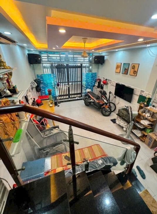 QUẬN 8, BÁN NHÀ MẶT TIỀN KINH DOANH VỪA Ở VỪA CHO THUÊ, SÁT Q5, NHỈNH 6 TỶ.