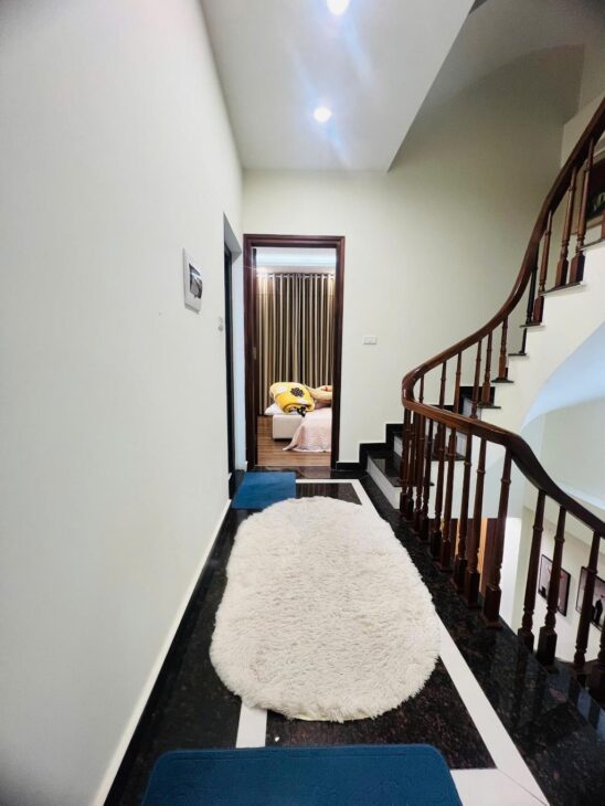 NHÀ YÊN HÒA 50M2X5T – 13.2 TỶ – OTO CÁCH 3 BƯỚC CHÂN – THANG MÁY CHỜ – KINH DOANH SANG