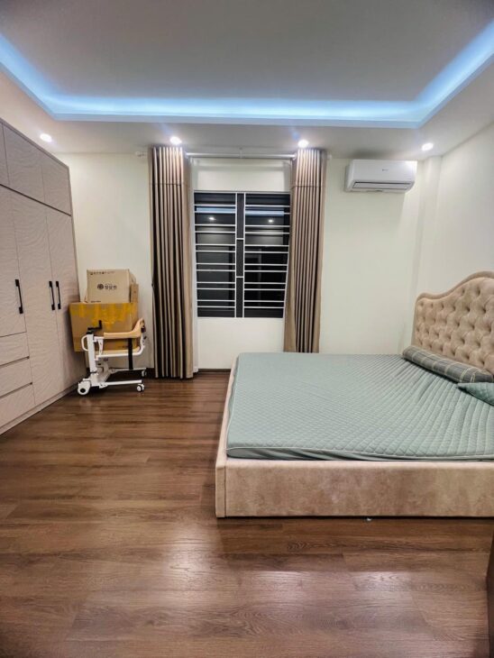 NHÀ YÊN HÒA 50M2X5T – 13.2 TỶ – OTO CÁCH 3 BƯỚC CHÂN – THANG MÁY CHỜ – KINH DOANH SANG