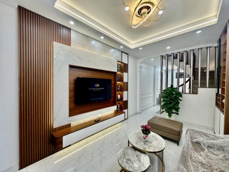 Nhà Đẹp Kim Giang – Ô Tô Đậu Cạnh Nhà, Thiết Kế Hiện Đại – 5 Tầng Mới Kong