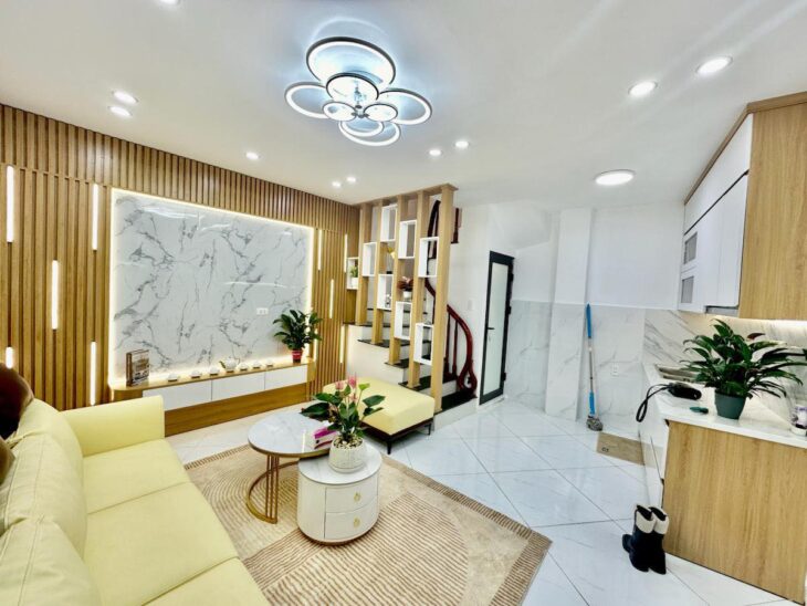 Nhà phố Lương Yên-4T 30M-mặt ngõ chợ-ô tô đỗ cửa.