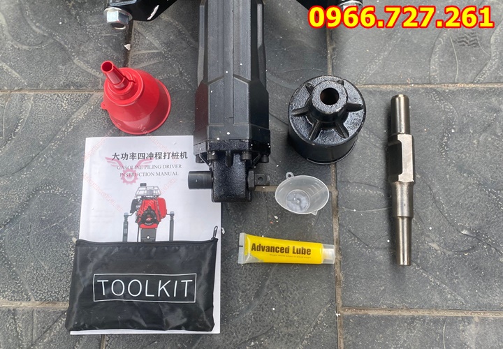 Máy đóng cọ rào cầm tay chạy xăng Kawasaki