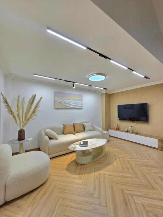 NHÀ LÔ GÓC KHU MAI HƯƠNG 5T 40M2.MTx5m gần trung tâm nhiều trường ĐH lớn,