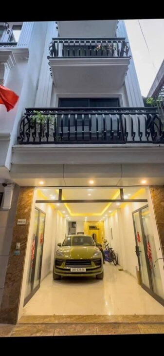 BÁN NHÀ CẦU GIẤY ĐỐNG ĐA 7 TẦNG NHÀ MỚI THANG MÁY PHÂN LÔ Ô TÔ TRONG NHÀ 50M 18 TỶ