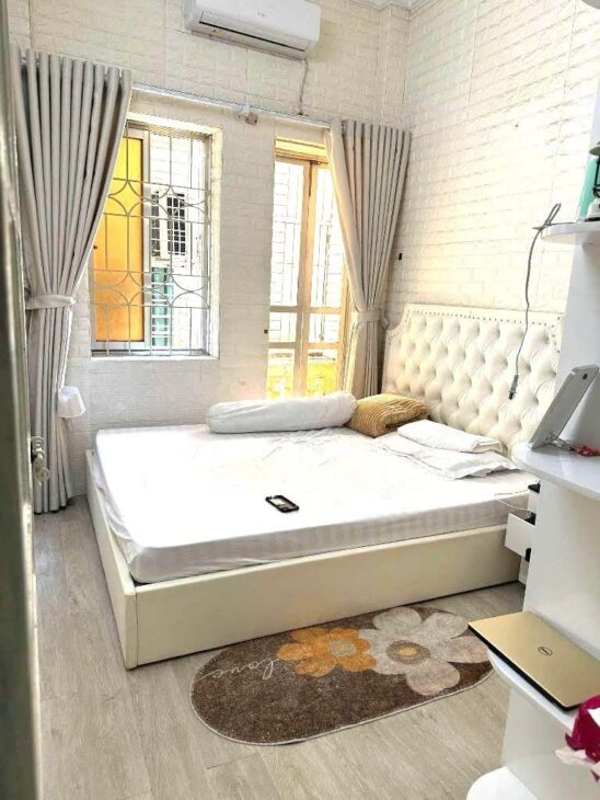 chắc chắn là thật-nhà mai động- thoáng sáng rực rỡ- sổ riêng-3.7 tỷ