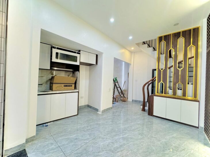 Nhà 4T khu Vĩnh Tuy -nhà mới -ở ngay 4T 40M- ngõ thông-cách ô tô 20M