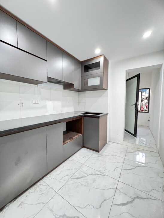 Tập thể tầng 3, 65m2, chưa đến 3 tỷ, căn góc, ban công rộng, gần phố, gần ô tô