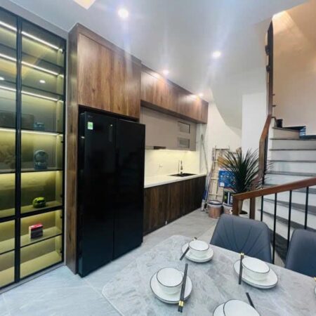 Cần bán nhà phố Khương Trung, 55m² x 7 tầng thang máy, ô tô đỗ cửa, giá 14.7 tỷ.