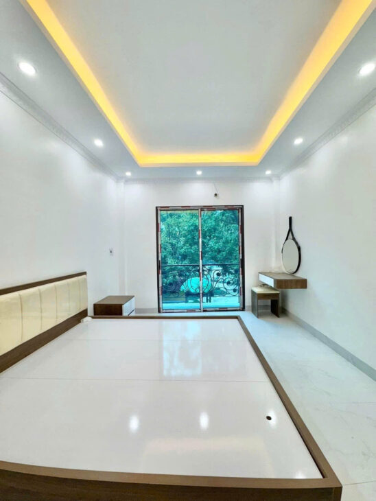 BÁN NAHF XUÂN PHƯƠNG, GẦN MỸ ĐÌNH 6 TẦNG, THANG MÁY , MỚI KINGKONG. 8 TỶ 090