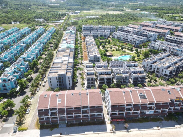 Bán nhà phố sonasea villas and resort , 550m2, 40 tỷ, thiết kế 40 phòng nằm trên trục đường vào 24m