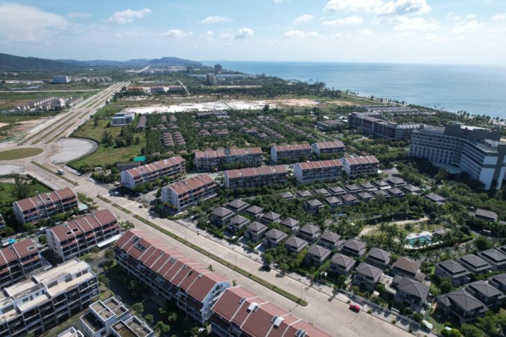 Bán nhà phố sonasea villas and resort , 550m2, 40 tỷ, thiết kế 40 phòng nằm trên trục đường vào 24m