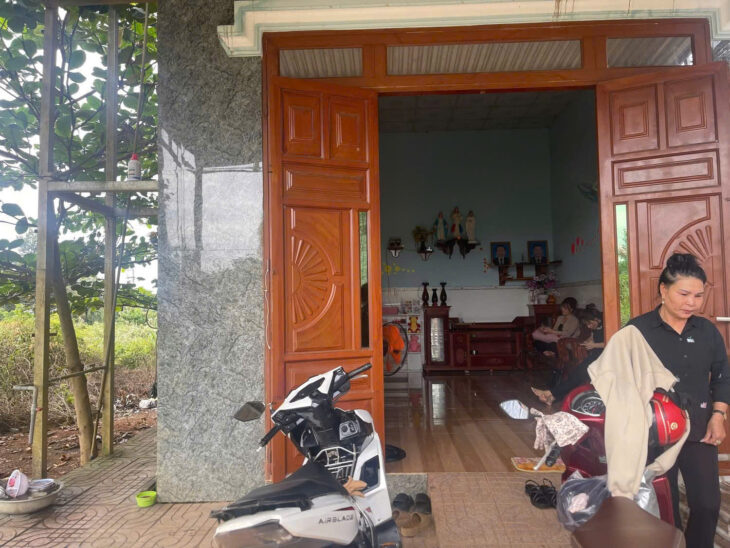 TÔI KẸT TIỀN NÊN CẦN BÁN GẤP VƯỜN SẦU RIÊNG 300 CÂY VÀ CÓ NHÀ CÁP 4 ĐIỆN NƯỚC CÓ SẴN DỌN VÀO Ở NGAY