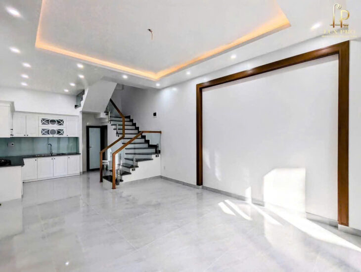 Bán nhà Thiên Lôi, lô góc, mới tinh, ô.tô đỗ tận cửa, Giá 3.97 tỉ, gần Hoàng Huy