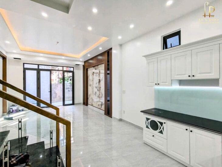 Bán nhà Thiên Lôi, lô góc, mới tinh, ô.tô đỗ tận cửa, Giá 3.97 tỉ, gần Hoàng Huy