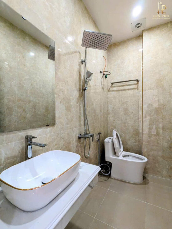 Bán nhà Thiên Lôi, lô góc, mới tinh, ô.tô đỗ tận cửa, Giá 3.97 tỉ, gần Hoàng Huy