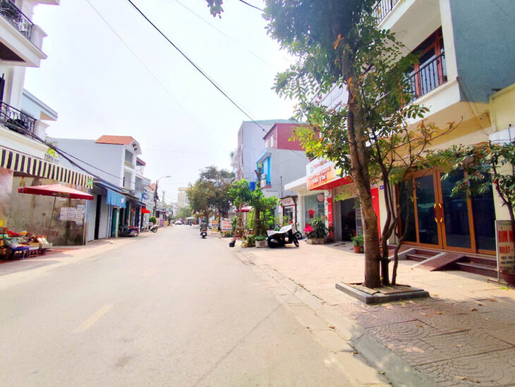 Bán nhà 2 tầng mặt đường Trại Lẻ – lô góc mặt ngõ- 93m2 – Giá 9.2 tỉ