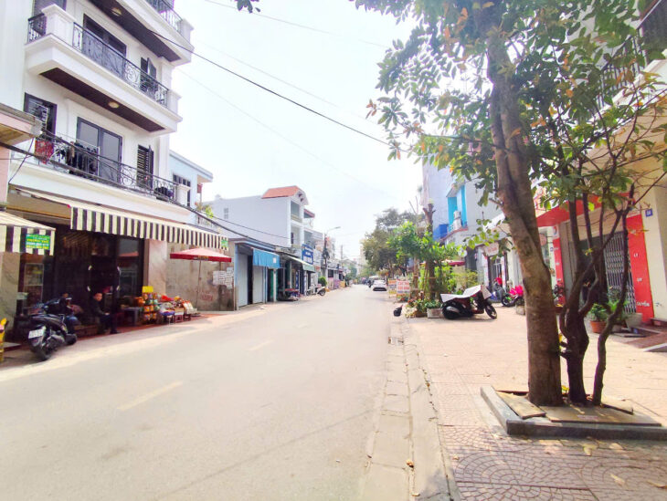 Bán nhà 2 tầng mặt đường Trại Lẻ – lô góc mặt ngõ- 93m2 – Giá 9.2 tỉ