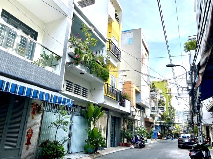 NHÀ BÁN ĐẸP KHU ÍCH NGƯỜI BÁN NẰM TRÊN TRỤC ĐƯỜNG SỐ Q4- XE HOI TỚI CỬA- ĐƯỜNG KINH DOANH 7M.