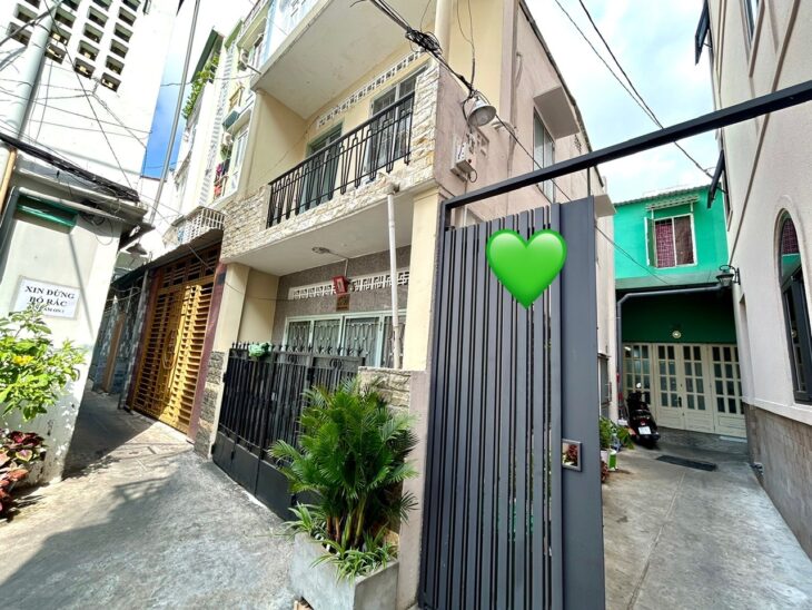 CHỦ CẦN BÁN CĂN ĐOÀN NHƯ HÀI- GẦN TRƯỜNG ĐẠI HỌC LUẬT- HÀNG XÓM RẤT DỄ THƯƠNG, THÂN THIỆN.