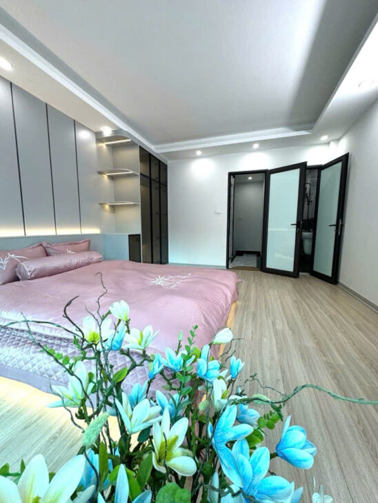 NHÀ XÂY MỚI 6 TẦNG – THANG MÁY NHẬP KHẨU – LÔ GÓC – Ô TÔ ĐỖ CỬA – FULL ĐỒ VÀO Ở NGAY