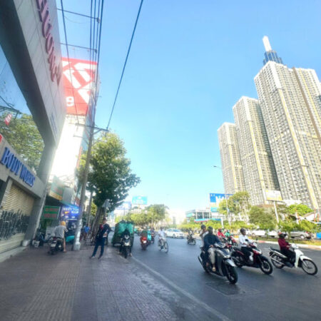 SIÊU PHẨM NGANG LỚN 19M*39M NỞ HẬU 45M – BÁN NHÀ 129 NGUYẼN HỮU CẢNH
