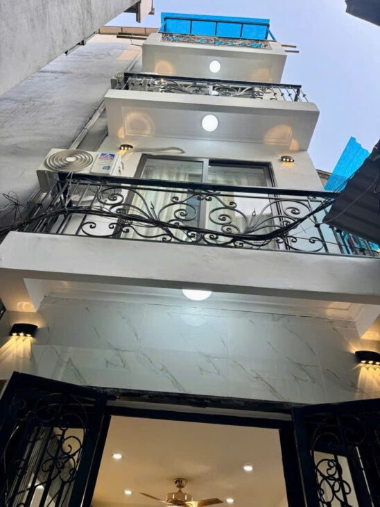 Bán nhà riêng, sát phố Minh Khai, quận Hai Bà Trưng, hàng hiếm, 22m2, 5 tầng, giá chỉ 5 tỷ 250 triệu