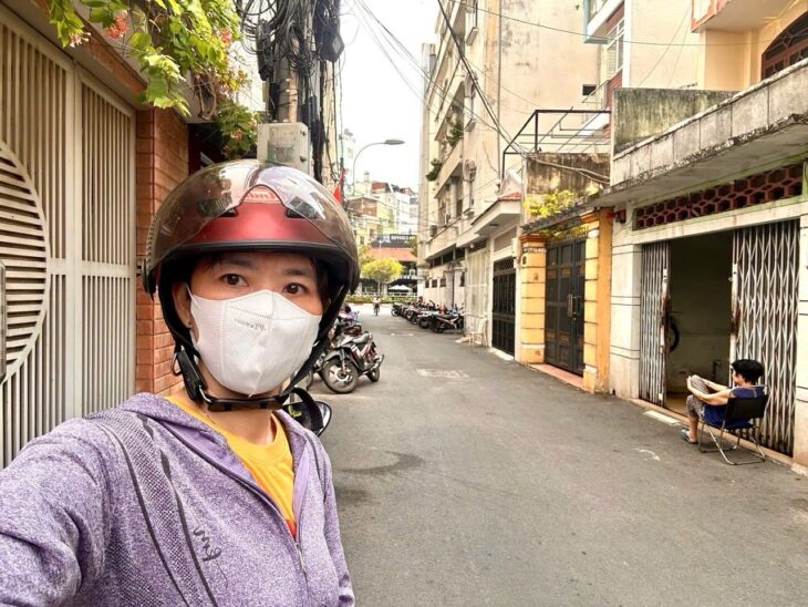 BÁN NHÀ MẶT PHỐ Đ. HOÀNG DIỆU — XE HƠI NGỦ TRONG NHÀ- VỊ TRÍ VÀNG KHU Q4.
