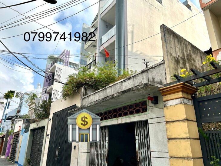 BÁN NHÀ MẶT PHỐ Đ. HOÀNG DIỆU — XE HƠI NGỦ TRONG NHÀ- VỊ TRÍ VÀNG KHU Q4.