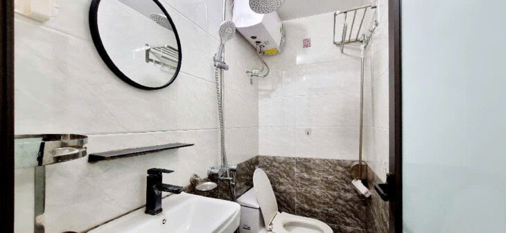 Nhà ĐẸP dân xây, ô tô đỗ cửa, ngõ thông ô tô tránh, 30m2, 4 tầng, giá 6 tỷ 900 triệu, tại Kim