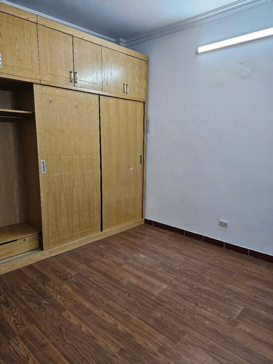 Cho thuê :căn hộ tập thể ngõ 189 giảng võ lh 0989326141