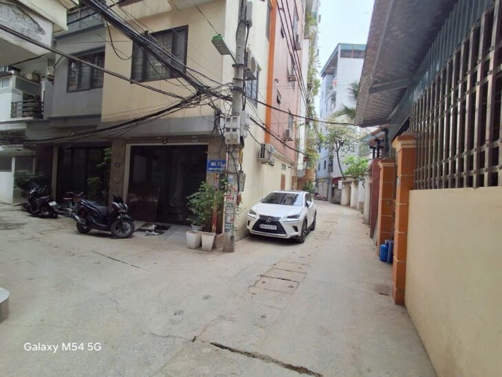 TRUNG TÂM NGÃ TƯ SỞ, Ô TÔ, KINH DOANH, CHỈ 10.3 TỶ.