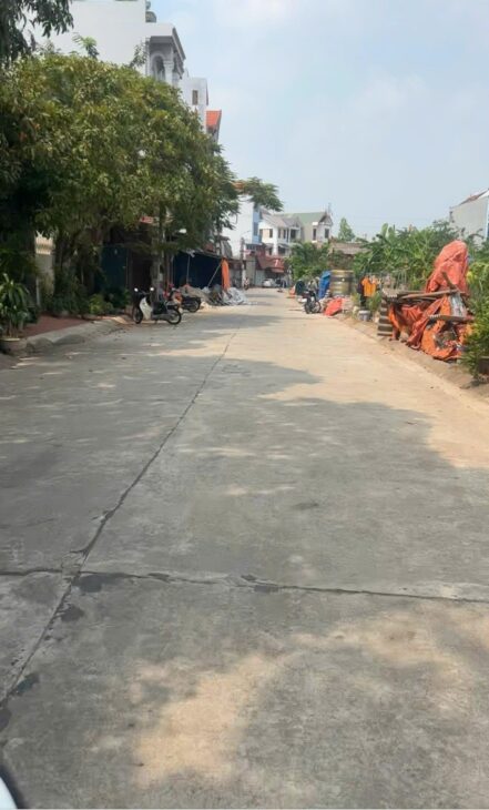 ???? “Mặt tiền rộng, giá tốt! Bán đất 89.3m2 giá 2 tỷ 2, vị trí tuyệt vời!”