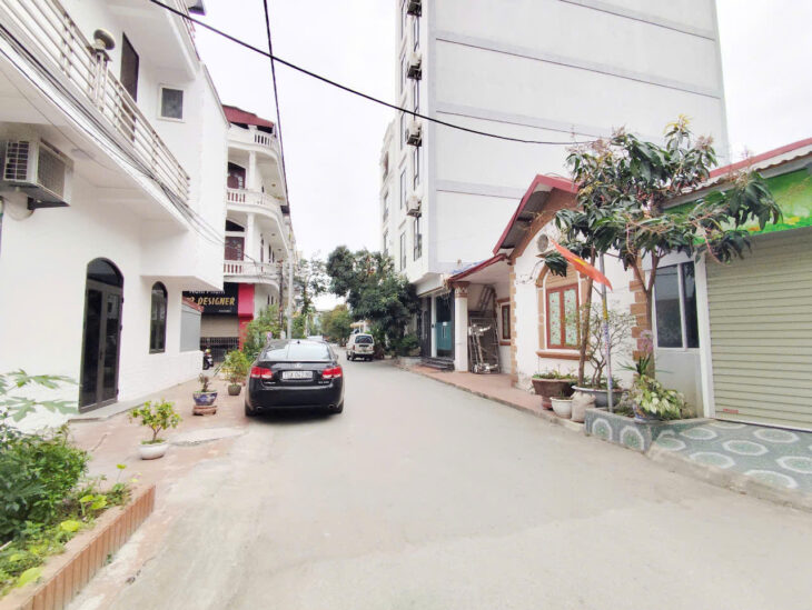 Bán nhà phân lô Tô Vũ – 193 Văn Cao, 50m 3 tầng, độc lập, đường 10m, Giá 3.2 tỉ