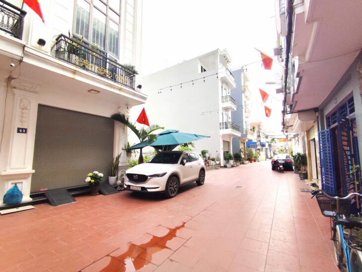 Bán đất ngõ 739 Nguyễn Văn Linh, 70m, ngõ 8m, Giá 3.85 tỉ, hướng Đông Nam