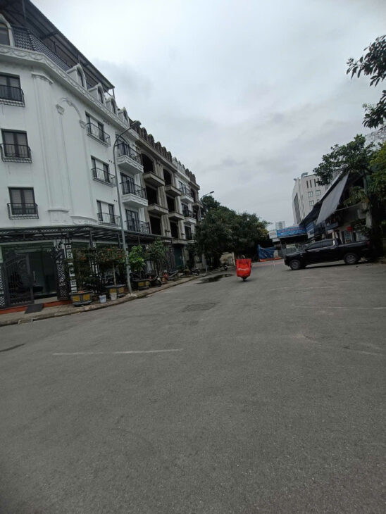 PHÂN LÔ, LÔ GÓC NHÀ VƯỜN- VĨNH HƯNG- HOÀNG MAI, 120 M2, MT 9,2 M, GIÁ 25 TỶ.