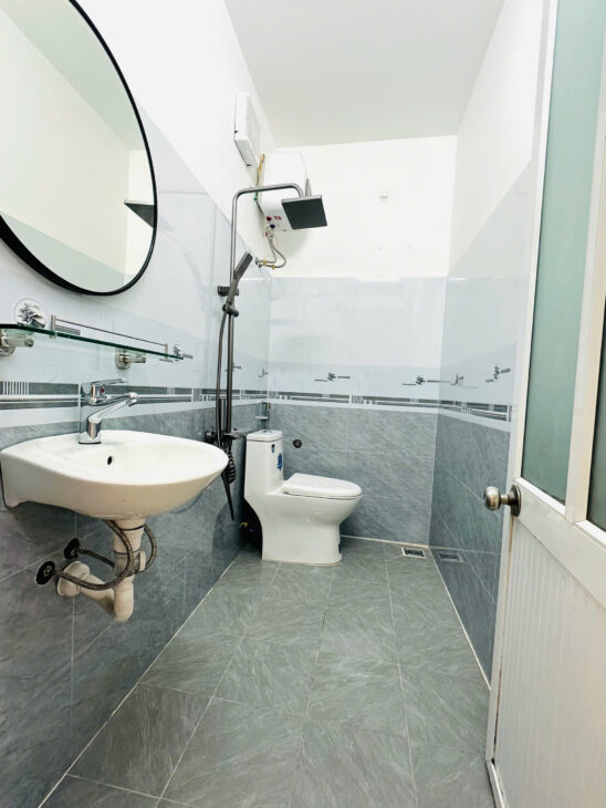 Nhà mặt ngõ Thiên Lôi thẳng tắp, 45m 3 tầng, Giá 2.96 tỉ, gần AEON