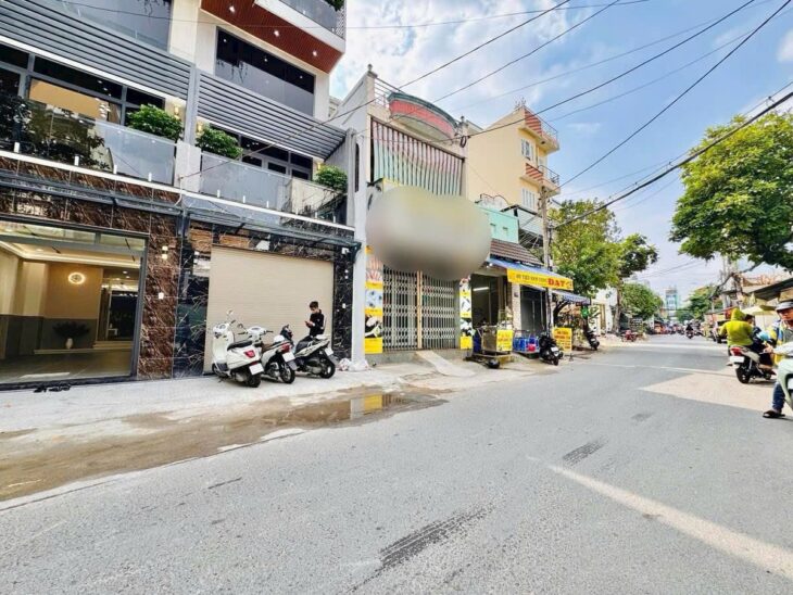 MẶT TIỀN SIÊU VIP CÓ THANG MÁY Đ.SỐ 11, 2 PHÒNG KHÁCH RỘNG RÃI, PHÒNG XÔNG HƠI, SÂN THƯỢNG TRƯỚC SAU