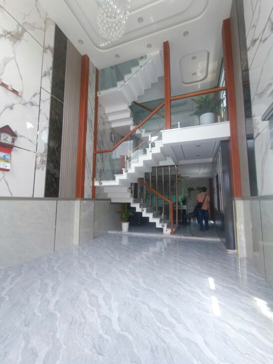 CHÍNH CHỦ CẦN BÁN CÂN LÔ GÓC 2 MẶT TIỀN GIÁ 6.6 TỶ 1 TRỆT 1 LỬNG 3 LẦU 4 PN,5WC 1 PHÒNG XÔNG HƠI