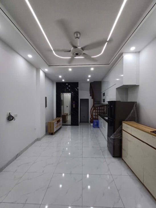 Bán nhà 5 tầng, thang máy, Lê Lợi, Trung tâm quận Hà Đông